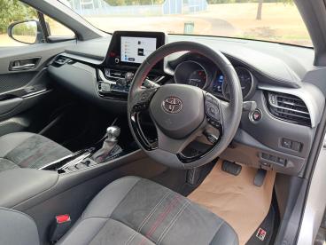 SPOTICAR Toyota C-hr 2.0 Vvt-h Gr Sport Cvt Euro 6 (s/s) 5dr Used Car - Suv Hybrid Silver - Aylesbury - 1200627349_5