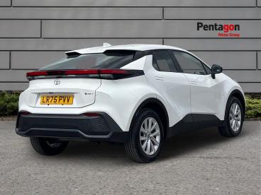 SPOTICAR Toyota C-hr 1.8 Vvt-h Icon Cvt Euro 6 (s/s) 5dr Used Car - Suv Hybrid White - Barnsley - 1200631574_4