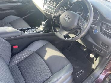 SPOTICAR Toyota C-hr 1.8 Vvt-h Design Cvt Euro 6 (s/s) 5dr Used Car - Suv Hybrid Purple - Cirencester - 1200632657_3