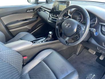 SPOTICAR Toyota C-hr 2.0 Vvt-h Excel Cvt Euro 6 (s/s) 5dr Used Car - Suv Hybrid Black - Sheffield - 1200635659_5