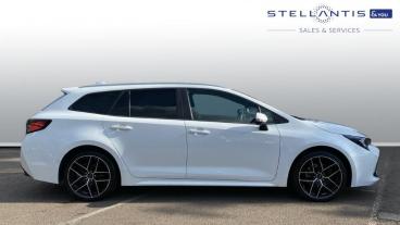 SPOTICAR Toyota Corolla 2.0 Vvt-h Design Touring Sports Cvt Euro 6 (s/s) 5 Used Car - Estate Hybrid White - Romford - 1200546651_2