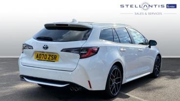 SPOTICAR Toyota Corolla 2.0 Vvt-h Design Touring Sports Cvt Euro 6 (s/s) 5 Used Car - Estate Hybrid White - Romford - 1200546651_3