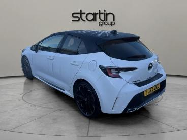 SPOTICAR Toyota Corolla 1.8 Vvt-h Gr Sport Cvt Euro 6 (s/s) 5dr Used Car - Saloon Hybrid White - Redditch - 1200560704_4