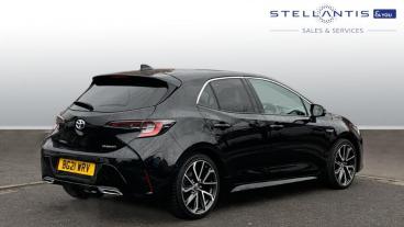 SPOTICAR Toyota Corolla 2.0 Vvt-h Excel Cvt Euro 6 (s/s) 5dr Used Car - Saloon Hybrid Blue - Nottingham - 1200574318_3