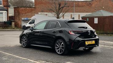 SPOTICAR Toyota Corolla 2.0 Vvt-h Excel Cvt Euro 6 (s/s) 5dr Used Car - Saloon Hybrid Blue - Nottingham - 1200574318_5