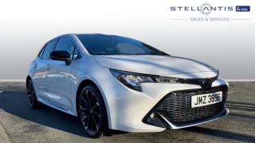 SPOTICAR Toyota Corolla 1.8 Vvt-h Gr Sport Cvt Euro 6 (s/s) 5dr Used Car - Saloon Hybrid White - Walton On Thames - 1200578066_1