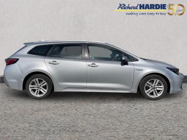 SPOTICAR Toyota Corolla 1.8 Vvt-h Icon Tech Touring Sports Cvt Euro 6 (s/s Used Car - Estate Hybrid Silver - Ashington - 1200605630_5