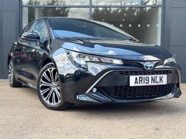 SPOTICAR Toyota Corolla 1.8 Vvt-h Design Cvt Euro 6 (s/s) 5dr Used Car - Saloon Hybrid Black - Bury St. Edmunds - 1200624062_2