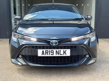 SPOTICAR Toyota Corolla 1.8 Vvt-h Design Cvt Euro 6 (s/s) 5dr Used Car - Saloon Hybrid Black - Bury St. Edmunds - 1200624062_4