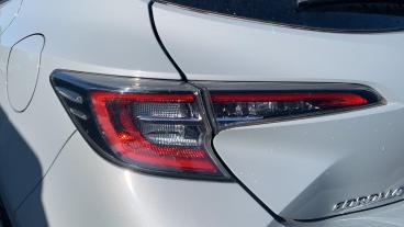 SPOTICAR Toyota Corolla 1.8 Vvt-h Excel Cvt Euro 6 (s/s) 5dr Used Car - Saloon Hybrid Grey - Salford - 1200627475_5
