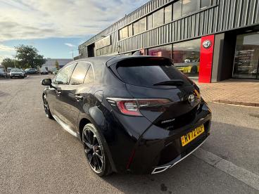 SPOTICAR Toyota Corolla 2.0 Vvt-h Gr Sport Cvt Euro 6 (s/s) 5dr Used Car - Saloon Hybrid Black - Cheltenham - 1200629433_5