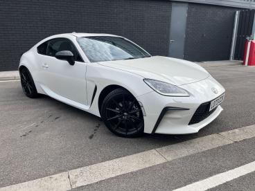 SPOTICAR Toyota Gr86 2.4 Boxer D-4s Euro 6 2dr Used Car - Coupe Petrol White - Cheltenham - 1200539701_1