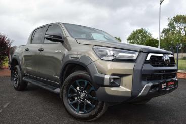 SPOTICAR Toyota Hilux 2.8 D-4d-h Invincible X Auto 4wd Euro 6 4dr Used Car - Pick-up Hybrid Bronze - Ballymena County Antrim - 1200529545_1