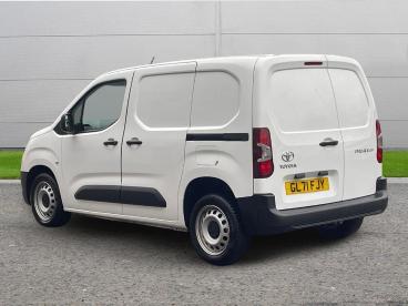 SPOTICAR Toyota Proace 1.5 Bluehdi Active Short Panel Van Swb Euro 6 (s/s Used Car - Commercial Vehicle Diesel White - Worksop - 1200555655_5
