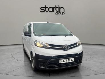 SPOTICAR Toyota Proace 2.0d Active Long Panel Van Lwb Euro 6 6dr Used Car - Commercial Vehicle Diesel White - Redditch - 1200582601_1