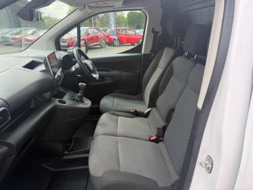SPOTICAR Toyota Proace 1.5 Bluehdi Icon Short Panel Van Swb Euro 6 (s/s) Used Car - Commercial Vehicle Diesel White - Billinghay - 1200616939_3