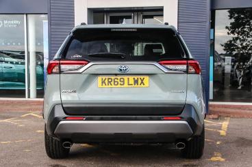 SPOTICAR Toyota Rav4 2.5 Vvt-h Design Cvt 4wd Euro 6 (s/s) 5dr Used Car - Suv Hybrid Green - Bulkington - 1200602469_2