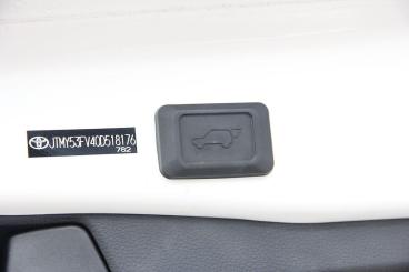 SPOTICAR Toyota Rav4 2.5 Vvt-h Excel Cvt Euro 6 (s/s) 5dr Used Car - Suv Hybrid White - Bulkington - 1200640154_5
