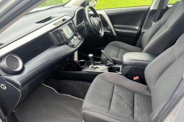 SPOTICAR Toyota Rav4 2.5 Vvt-h Icon Tech Cvt Euro 6 (s/s) 5dr Used Car - Suv Hybrid Silver - Bridgend - 1200640663_2
