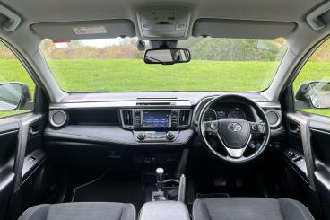 SPOTICAR Toyota Rav4 2.5 Vvt-h Icon Tech Cvt Euro 6 (s/s) 5dr Used Car - Suv Hybrid Silver - Bridgend - 1200640663_4