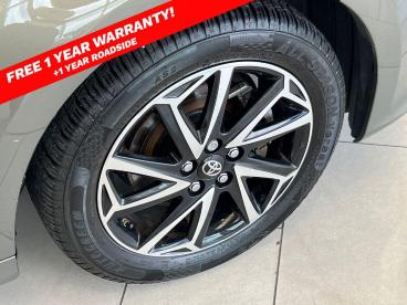 SPOTICAR Toyota Yaris 1.5 Vvt-h Design E-cvt Euro 6 (s/s) 5dr Used Car - City Car Hybrid Bronze - Bridgend - 1200515137_4