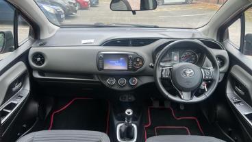 SPOTICAR Toyota Yaris 1.5 Vvt-i Icon Euro 6 5dr Used Car - City Car Petrol Red - Stockport - 1200546739_4