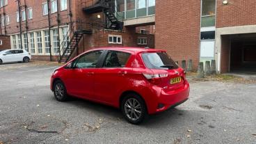 SPOTICAR Toyota Yaris 1.5 Vvt-i Icon Euro 6 5dr Used Car - City Car Petrol Red - Stockport - 1200546739_5