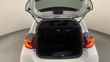 SPOTICAR Toyota Yaris 1.5 Vvt-h Design E-cvt Euro 6 (s/s) 5dr Used Car - City Car Hybrid White - Birmingham - 1200547721_5