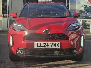 SPOTICAR Toyota Yaris 1.5 Vvt-h Design E-cvt Euro 6 (s/s) 5dr Used Car - City Car Hybrid Red - Watford - 1200558813_2