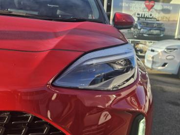 SPOTICAR Toyota Yaris 1.5 Vvt-h Design E-cvt Euro 6 (s/s) 5dr Used Car - City Car Hybrid Red - Watford - 1200558813_3