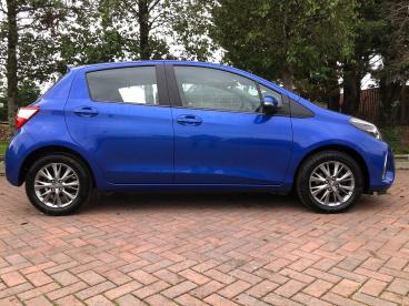SPOTICAR Toyota Yaris 1.5 Vvt-i Icon Euro 6 5dr Used Car - City Car Petrol Blue - Littlehampton - 1200559230_3