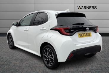 SPOTICAR Toyota Yaris 1.5 Vvt-h Design E-cvt Euro 6 (s/s) 5dr Used Car - City Car Hybrid White - Gloucester - 1200561238_3