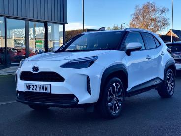 SPOTICAR Toyota Yaris 1.5 Vvt-h Design E-cvt Euro 6 (s/s) 5dr Used Car - City Car Hybrid White - Cheltenham - 1200562266_2