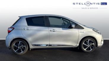 SPOTICAR Toyota Yaris 1.5 Vvt-h Excel E-cvt Euro 6 (s/s) 5dr Used Car - City Car Hybrid Blue - Bristol - 1200565014_2