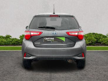 SPOTICAR Toyota Yaris 1.5 Vvt-h Y20 Bi-tone E-cvt Euro 6 (s/s) 5dr Used Car - City Car Hybrid Grey - Ashford - 1200565928_4