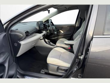 SPOTICAR Toyota Yaris 1.5 Vvt-h Excel E-cvt Euro 6 (s/s) 5dr Used Car - City Car Hybrid Grey - Eastbourne - 1200567774_2