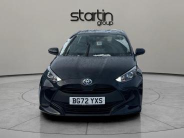 SPOTICAR Toyota Yaris 1.5 Vvt-h Icon E-cvt Euro 6 (s/s) 5dr Used Car - City Car Hybrid Black - Redditch - 1200568090_2