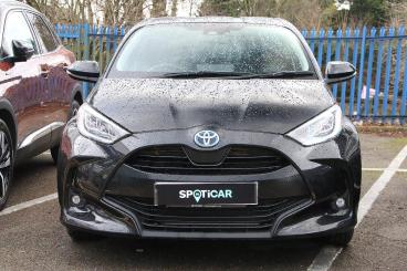 SPOTICAR Toyota Yaris 1.5 Vvt-h Design E-cvt Euro 6 (s/s) 5dr Used Car - City Car Hybrid Black - Lichfield - 1200568698_3
