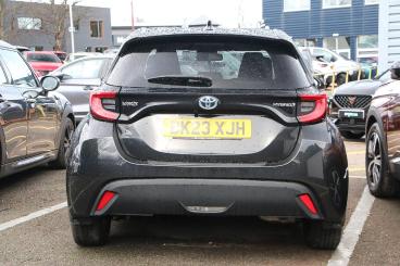 SPOTICAR Toyota Yaris 1.5 Vvt-h Design E-cvt Euro 6 (s/s) 5dr Used Car - City Car Hybrid Black - Lichfield - 1200568698_5