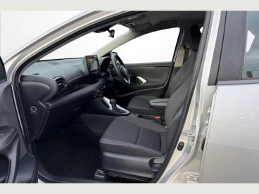 SPOTICAR Toyota Yaris 1.5 Vvt-h Icon E-cvt Euro 6 (s/s) 5dr Used Car - City Car Hybrid Silver - Eastbourne - 1200568786_2