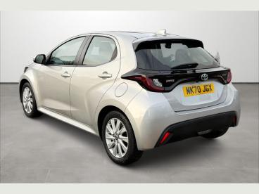 SPOTICAR Toyota Yaris 1.5 Vvt-h Icon E-cvt Euro 6 (s/s) 5dr Used Car - City Car Hybrid Silver - Eastbourne - 1200568786_3