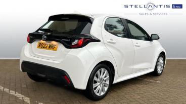 SPOTICAR Toyota Yaris 1.5 Vvt-h Icon E-cvt Euro 6 (s/s) 5dr Used Car - City Car Hybrid Blue - Godalming - 1200569071_4