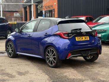 SPOTICAR Toyota Yaris 1.5 Vvt-h Gr Sport E-cvt Euro 6 (s/s) 5dr Used Car - City Car Hybrid Blue - Leicester - 1200572888_3