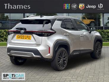 SPOTICAR Toyota Yaris 1.5 Vvt-h Dynamic E-cvt Awd Euro 6 (s/s) 5dr Used Car - City Car Hybrid Silver - Tunbridge Wells - 1200574129_3