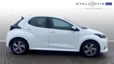 SPOTICAR Toyota Yaris 1.5 Vvt-h Icon E-cvt Euro 6 (s/s) 5dr Used Car - City Car Hybrid Blue - Redditch - 1200574871_2