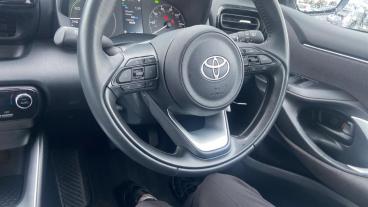 SPOTICAR Toyota Yaris 1.5 Vvt-h Icon E-cvt Euro 6 (s/s) 5dr Used Car - City Car Hybrid Blue - Redditch - 1200574871_4