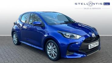 SPOTICAR Toyota Yaris 1.5 Vvt-h Icon E-cvt Euro 6 (s/s) 5dr Used Car - City Car Hybrid Blue - Godalming - 1200574889_1