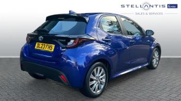 SPOTICAR Toyota Yaris 1.5 Vvt-h Icon E-cvt Euro 6 (s/s) 5dr Used Car - City Car Hybrid Blue - Godalming - 1200574889_3