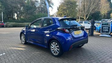 SPOTICAR Toyota Yaris 1.5 Vvt-h Icon E-cvt Euro 6 (s/s) 5dr Used Car - City Car Hybrid Blue - Godalming - 1200574889_5