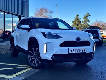 SPOTICAR Toyota Yaris 1.5 Vvt-h Design E-cvt Euro 6 (s/s) 5dr Used Car - City Car Hybrid White - Cheltenham - 1200575506_1